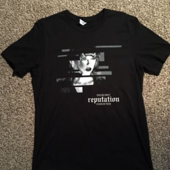 Taylor Swift T-Shirt Official Reputation Stadium Tour Large Short Sleeve Black - Picture 1 of 2
